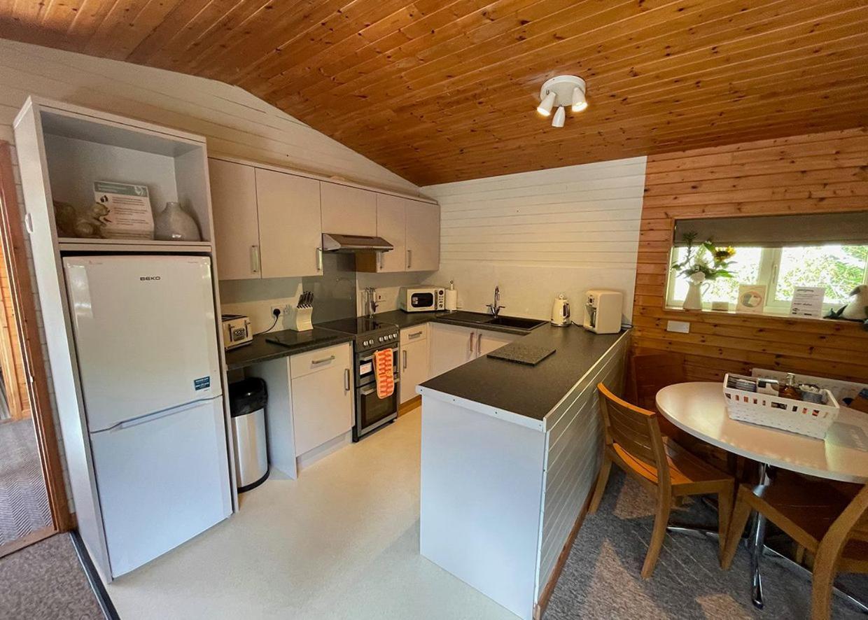 Ivyleaf Combe Lodges Stratton  외부 사진