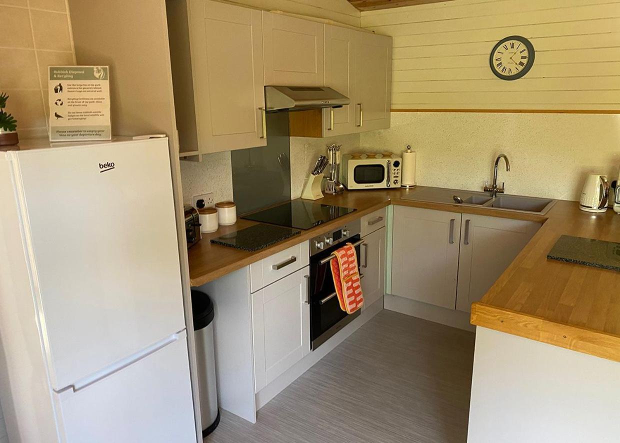 Ivyleaf Combe Lodges Stratton  외부 사진