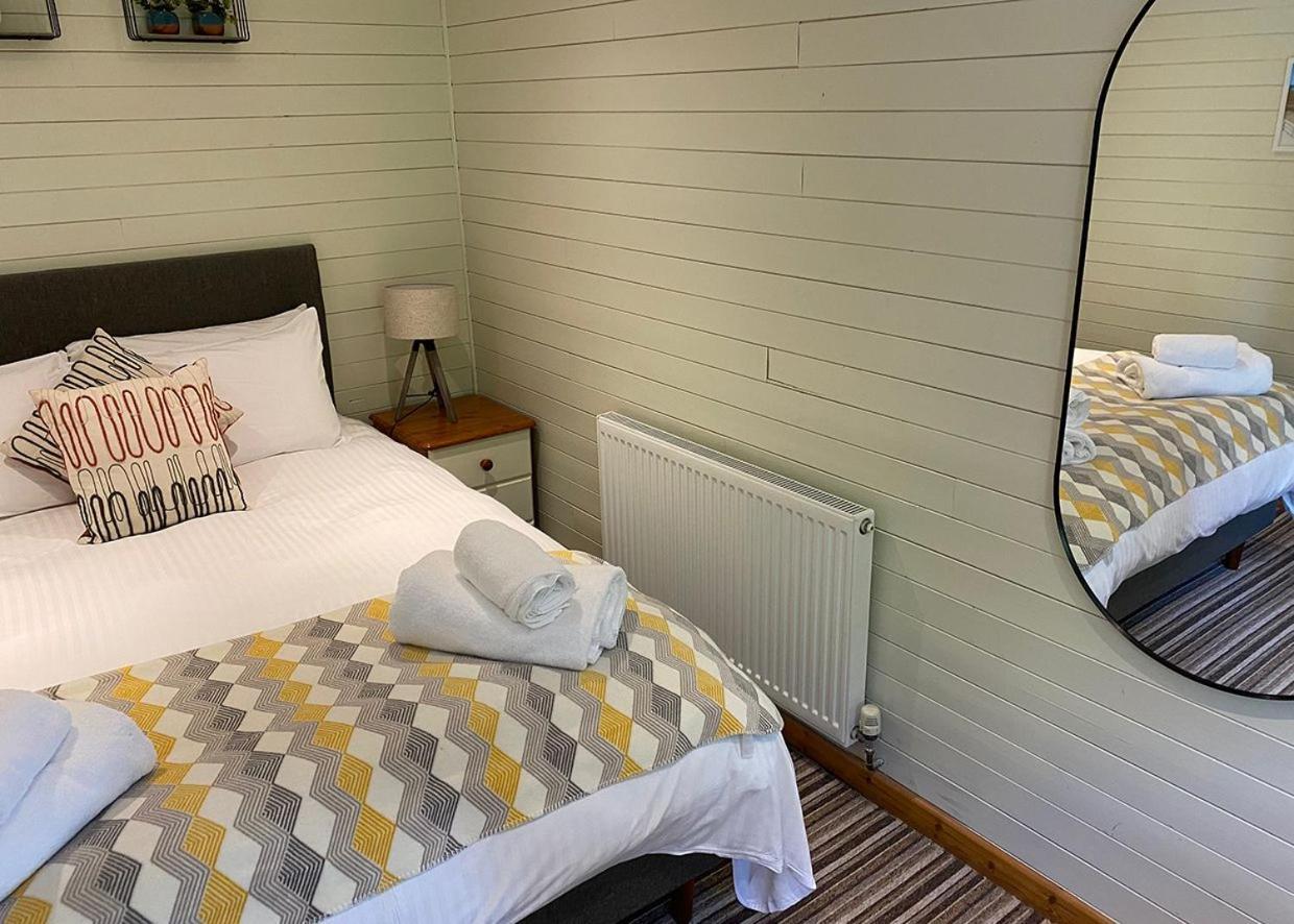 Ivyleaf Combe Lodges Stratton  외부 사진