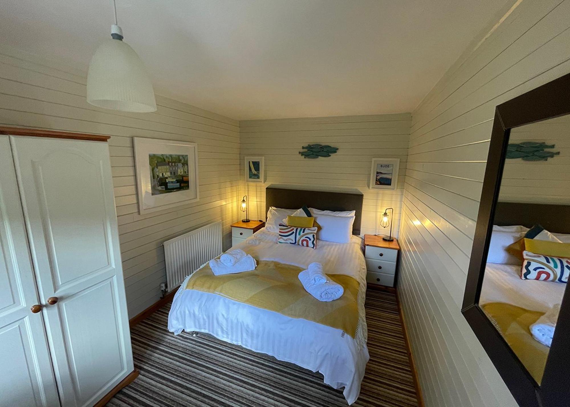 Ivyleaf Combe Lodges Stratton  외부 사진