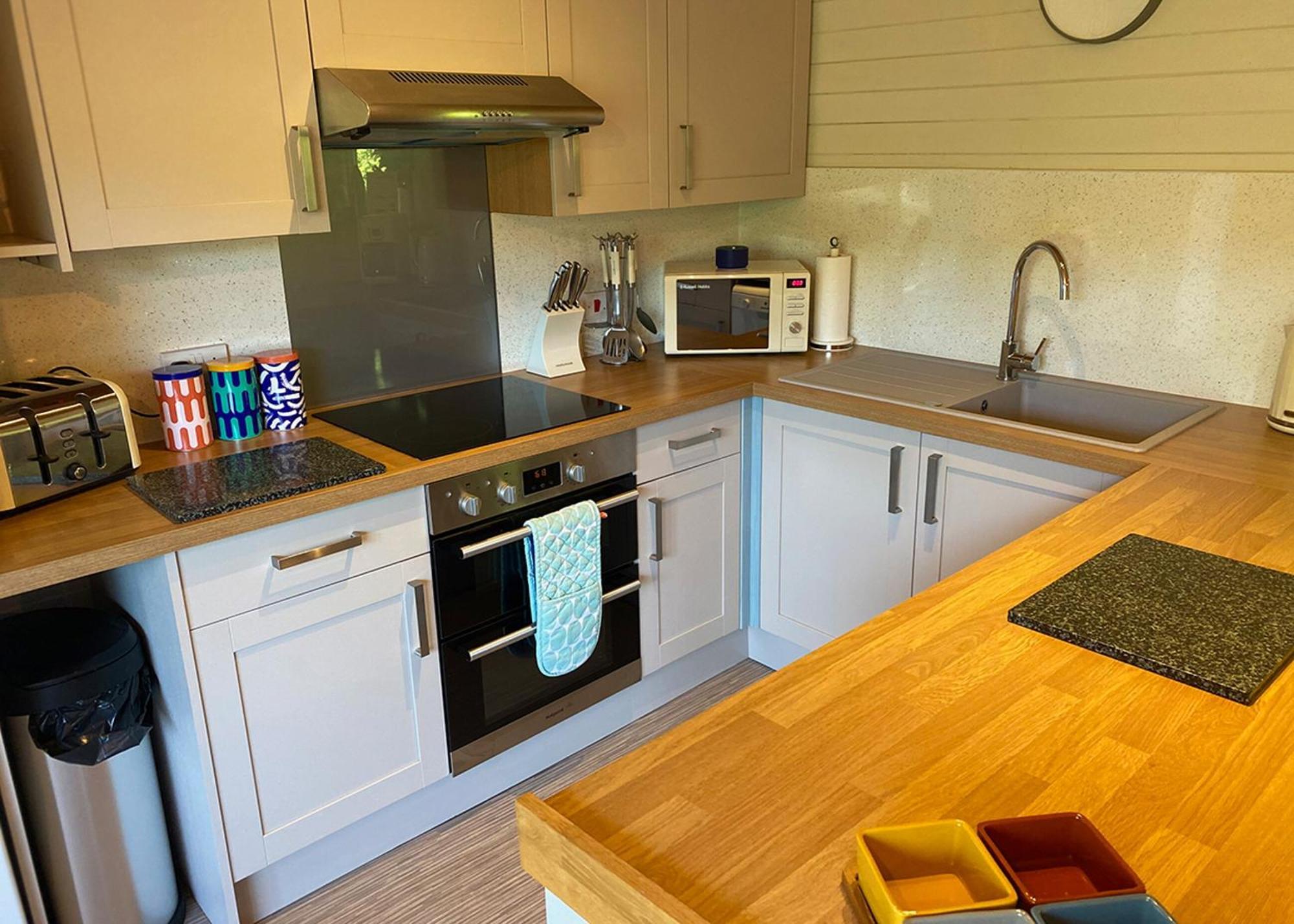 Ivyleaf Combe Lodges Stratton  외부 사진