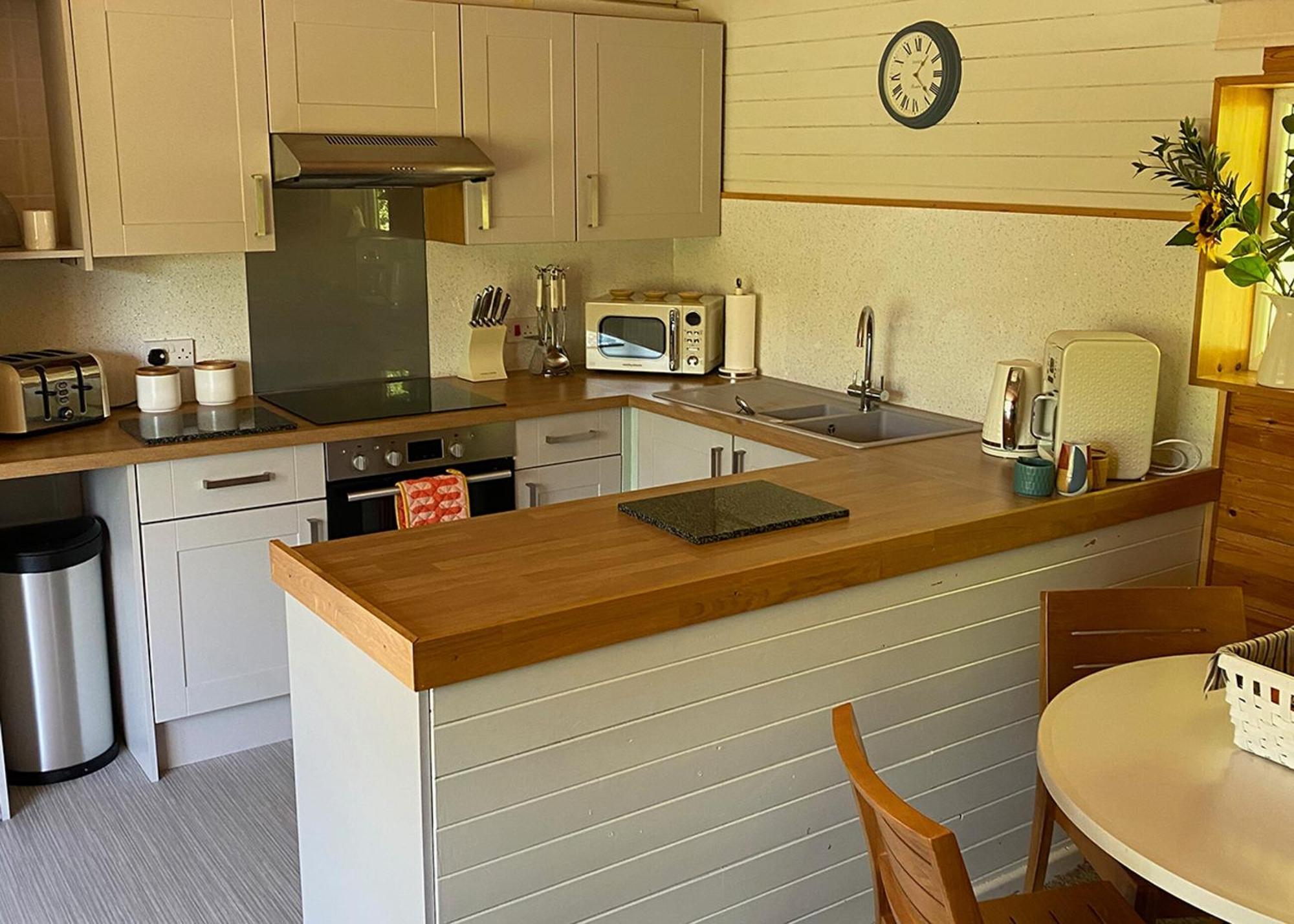 Ivyleaf Combe Lodges Stratton  외부 사진