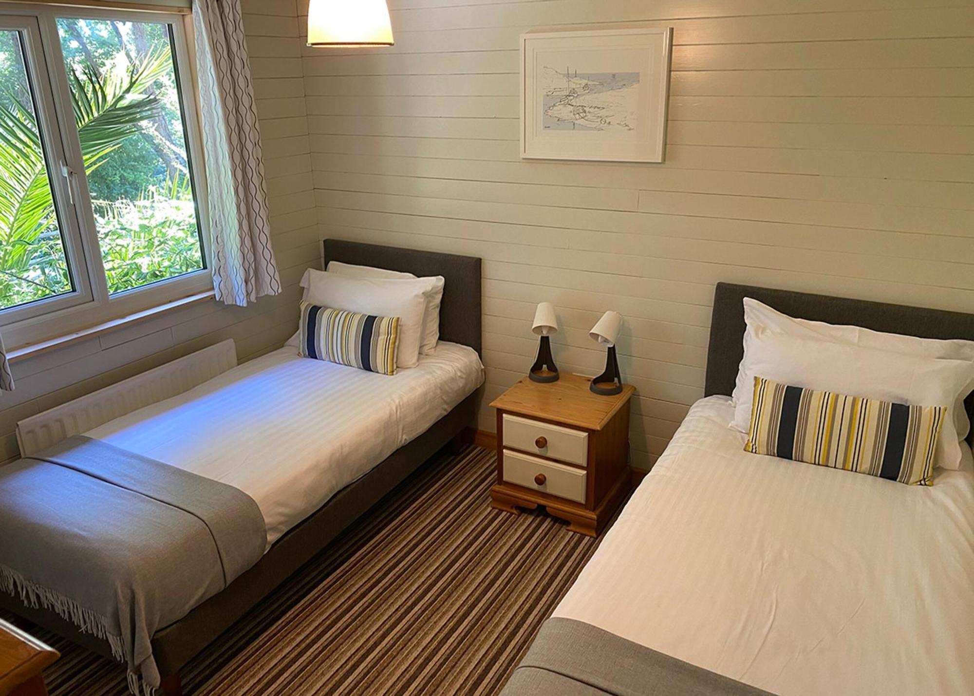 Ivyleaf Combe Lodges Stratton  객실 사진