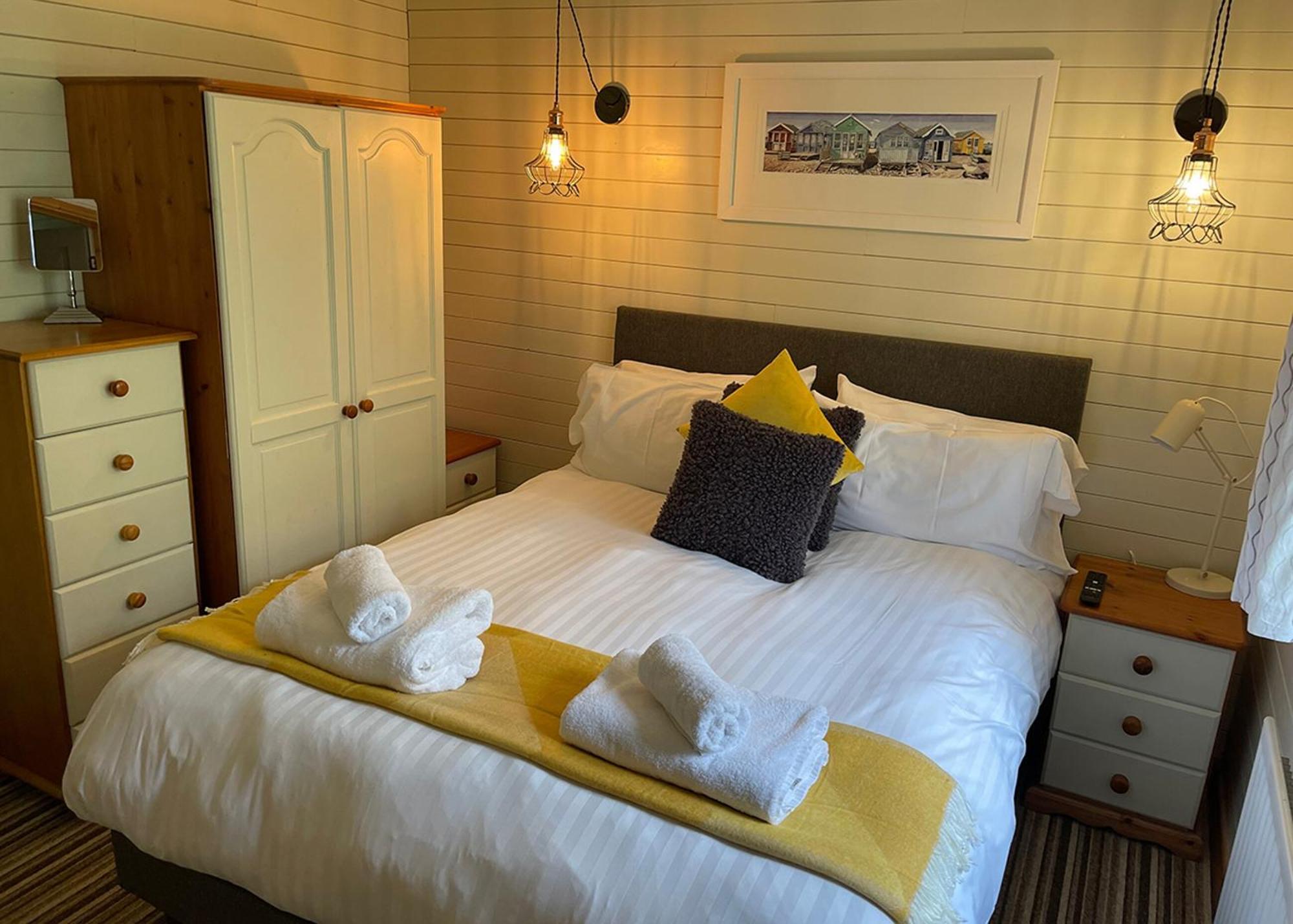 Ivyleaf Combe Lodges Stratton  객실 사진